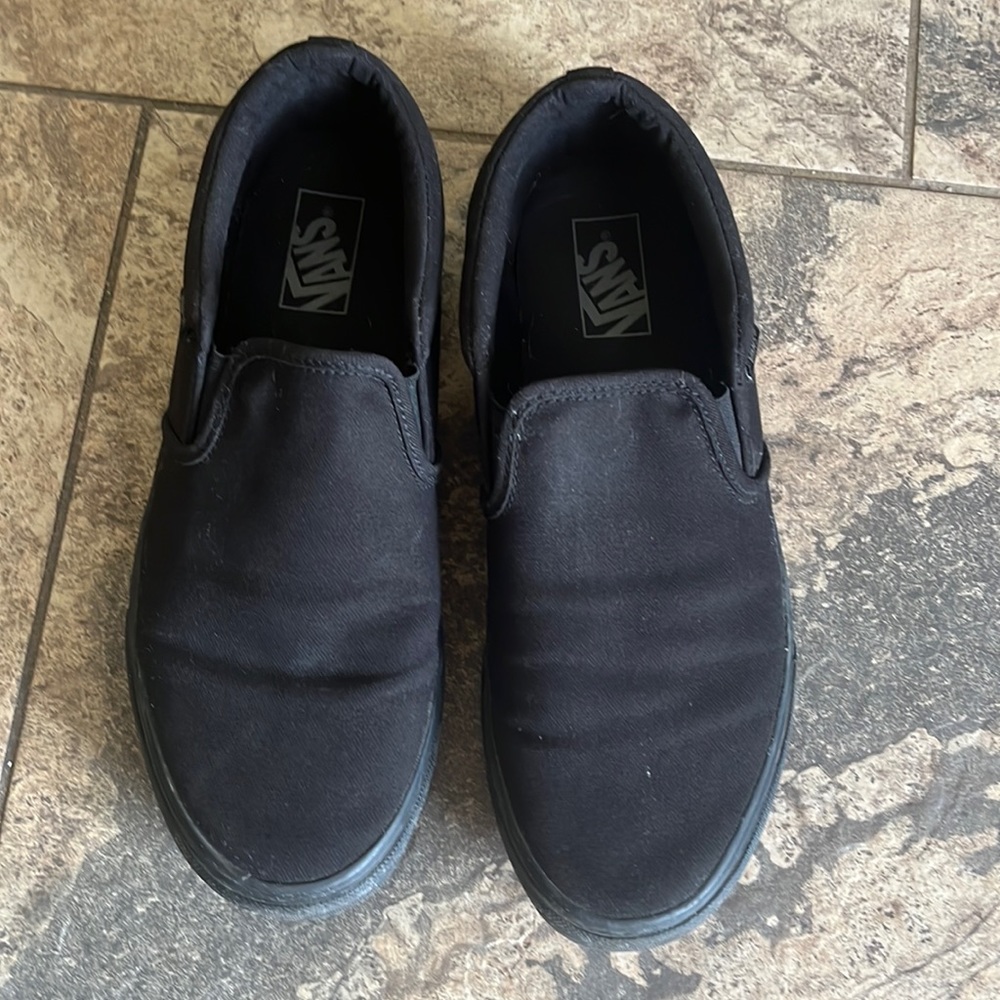 Men’s Vans slip on black size 10.5 very good condition